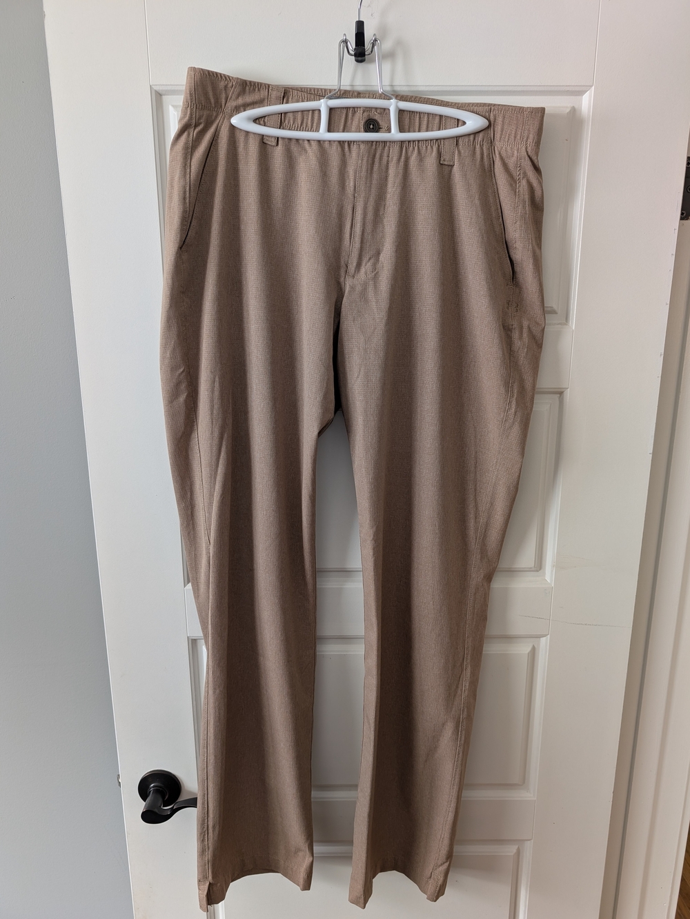 Under Armour Golf Pants Heather Tan Khaki Stretch Gripper Waist Men's 34x34 EUC